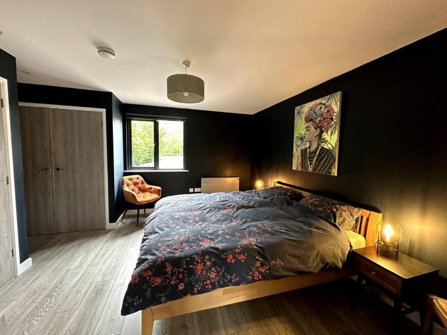 Beautiful Cabin With Pond View Steyning Bagian luar foto