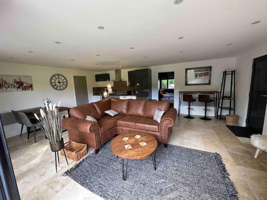 Beautiful Cabin With Pond View Steyning Bagian luar foto