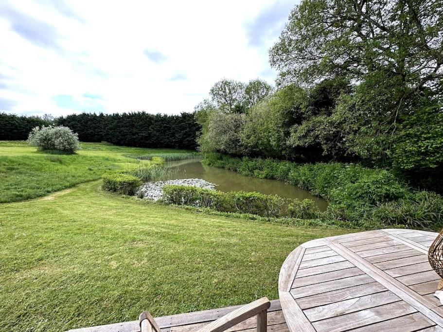 Beautiful Cabin With Pond View Steyning Bagian luar foto