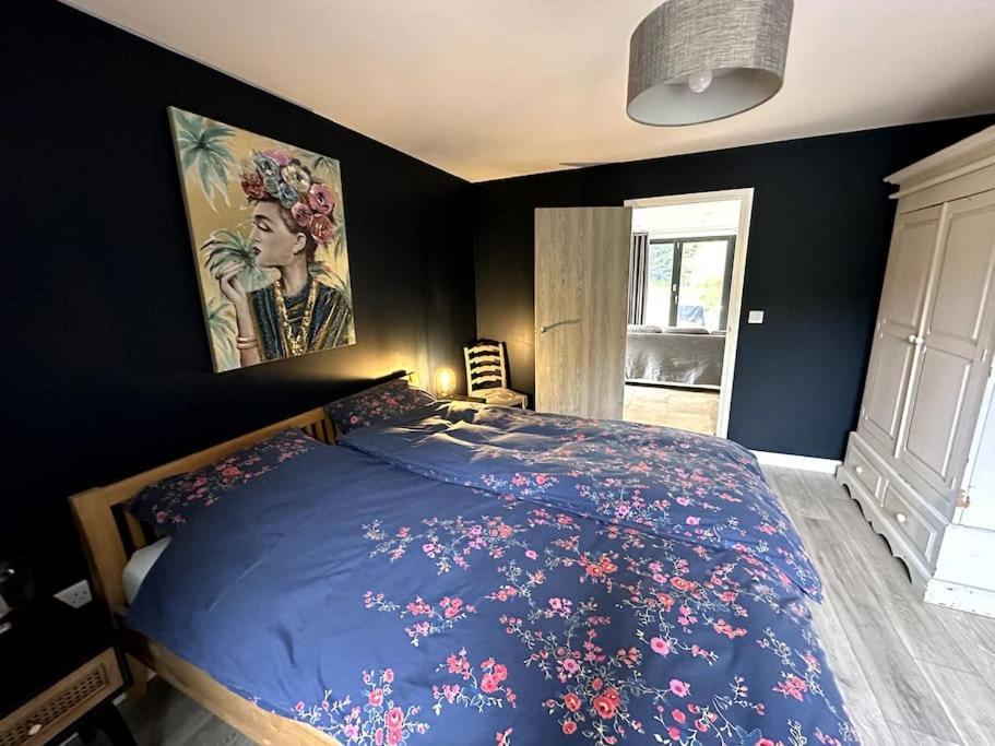 Beautiful Cabin With Pond View Steyning Bagian luar foto